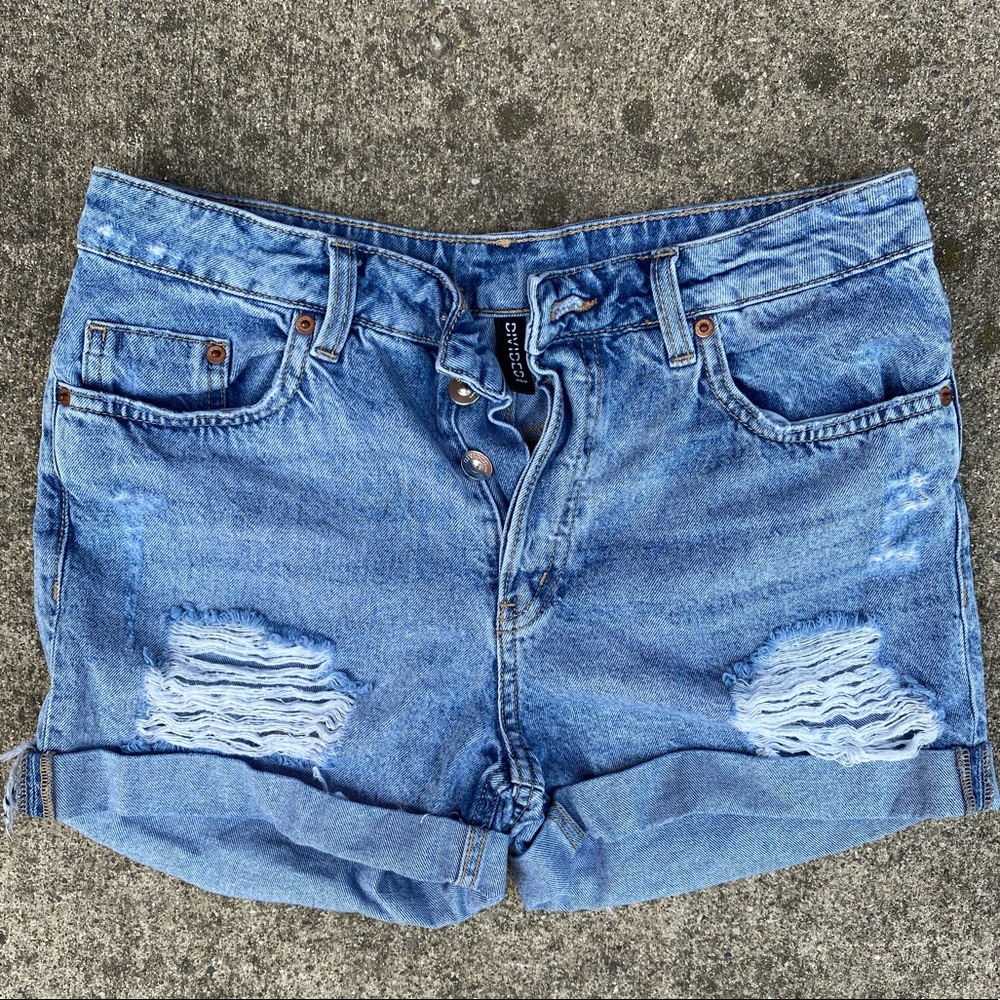 Divided Jean Short